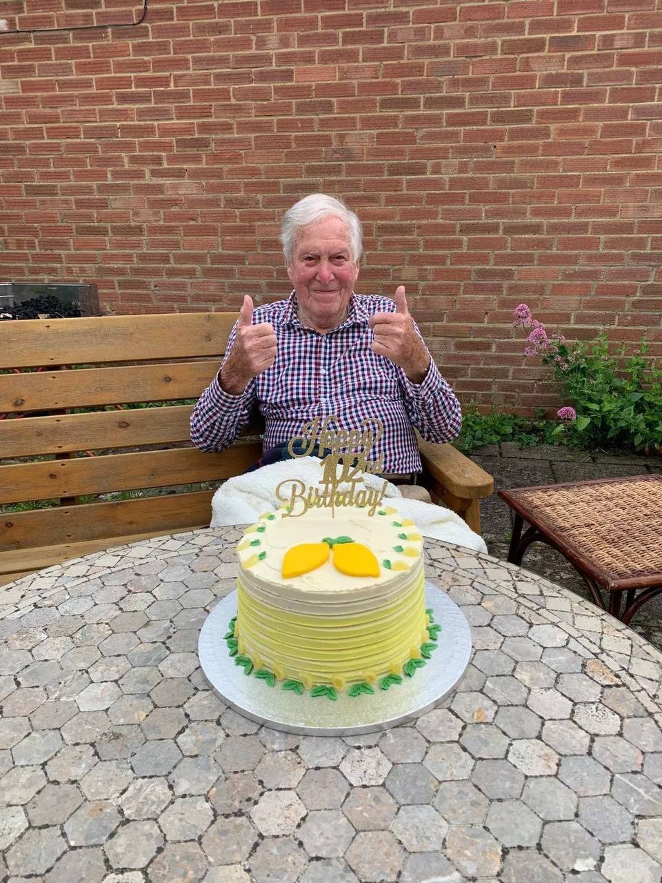 106-річний чоловік назвав "чарівну" страву, яка є його ключем до довголіття